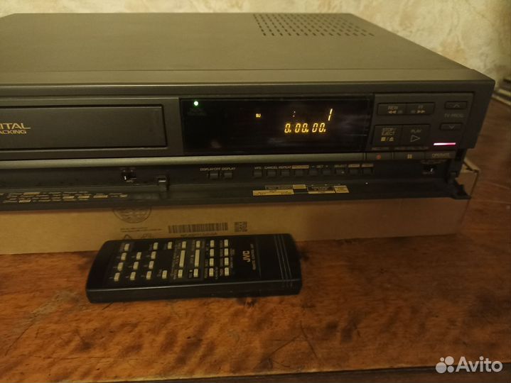 Видеомагнитофон JVC HR D540 Япония