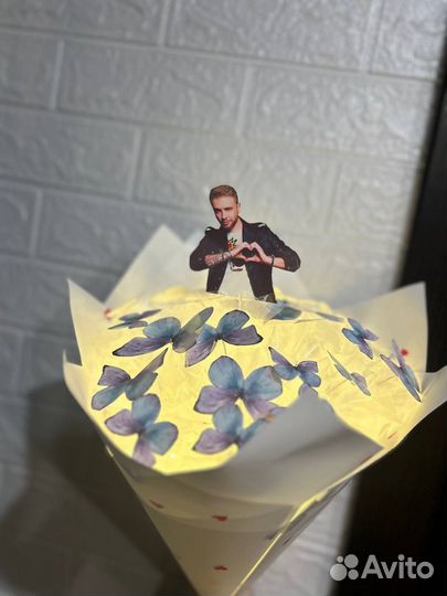 Светящийся букет из бабочек