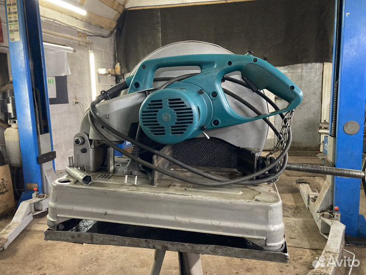 Монтажная пила Makita 2414NB