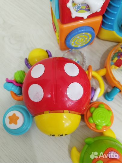 Игрушки для малышей из детского мира