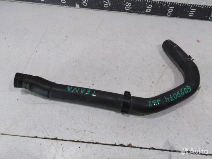 Патрубок системы охлаждения