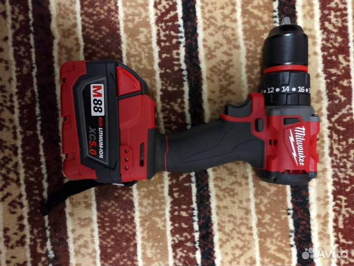 Набор аккумуляторного инструмента 4 в 1 Milwaukee