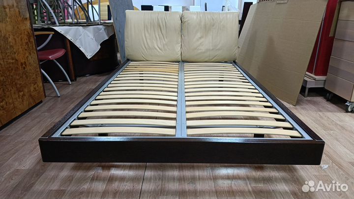 Кровать с матрасом Италия