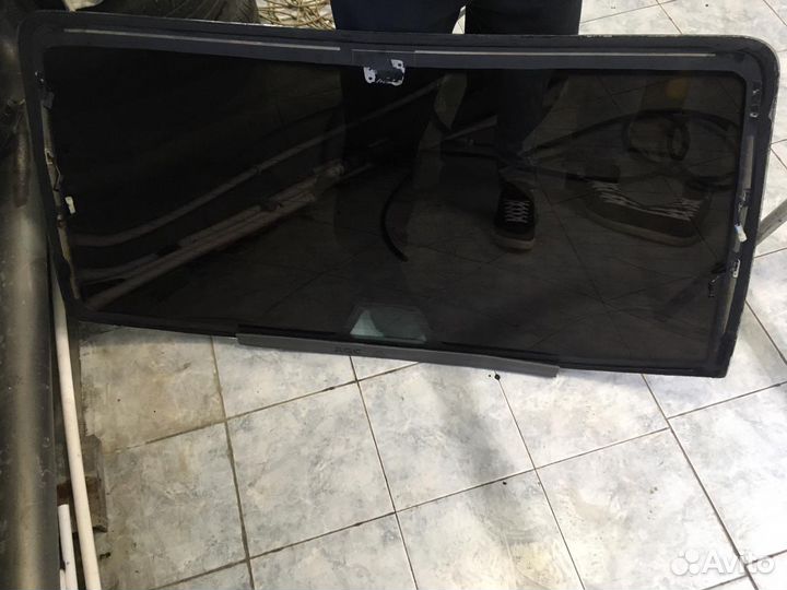 Заднее стекло BMW E38