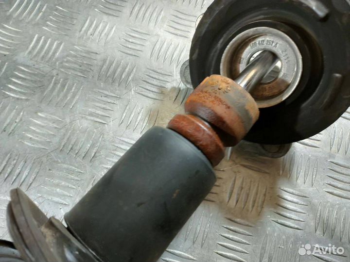 Амортизатор передний Audi A7 4G 2012 4G8413031J