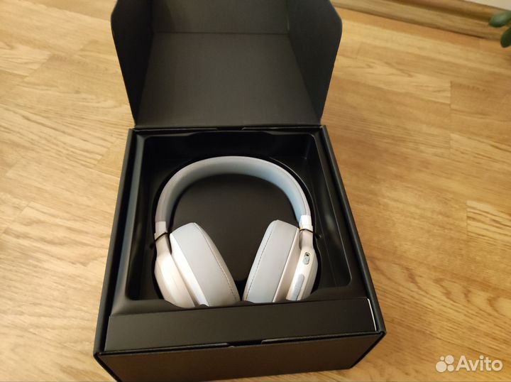 Беспроводные наушники JBL E55BT