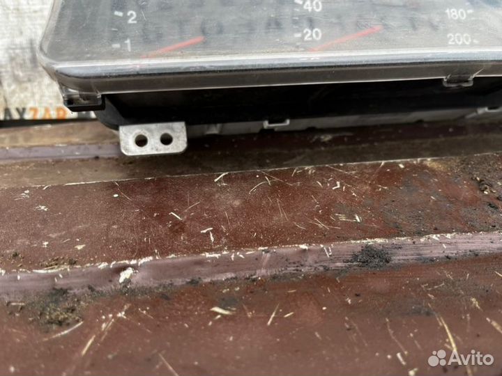 Панель приборов Suzuki Grand Vitara 2000