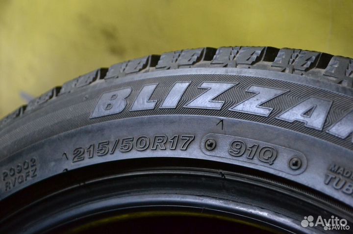 Bridgestone Blizzak Revo GZ 215/50 R17