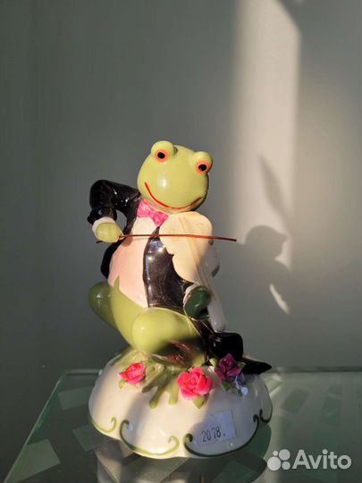 Лягушка музыкальная фигурка фарфор