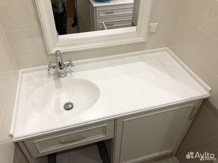 Столешница в ванну