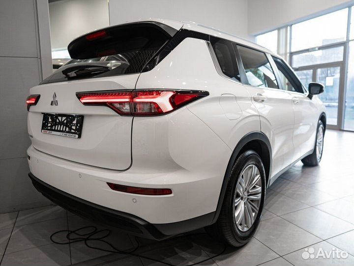 Mitsubishi Outlander 1.5 CVT, 2023