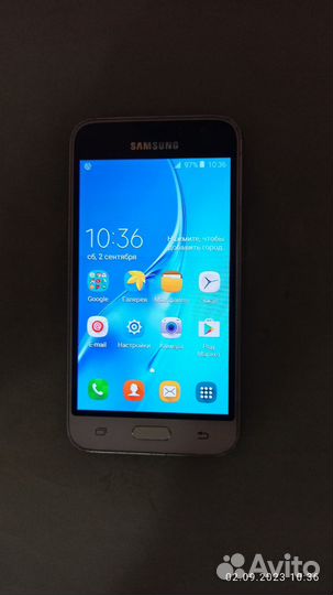 Телефон Samsung galaxy J1