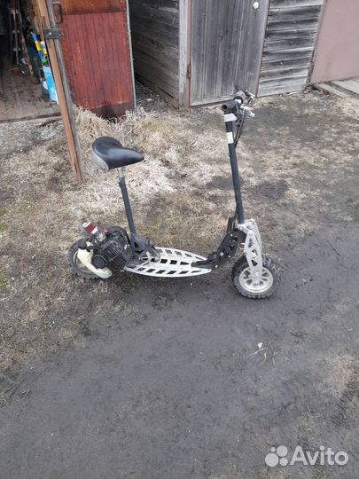 Бензиновый самокат