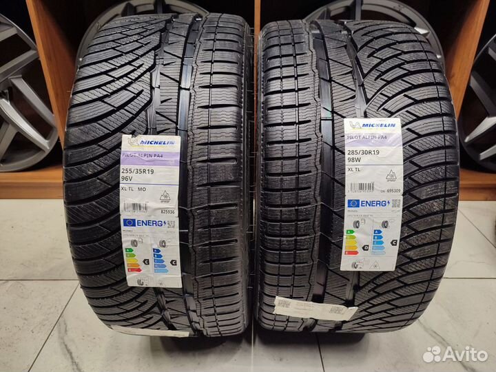 Michelin Pilot Alpin PA4 255/35 R19 и 285/30 R19 98W