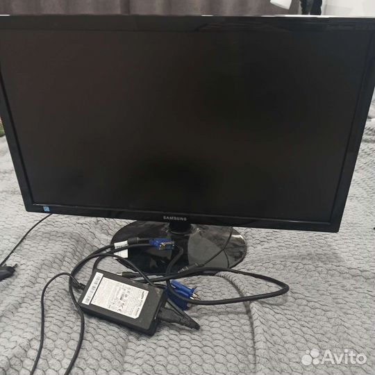 Монитор samsung