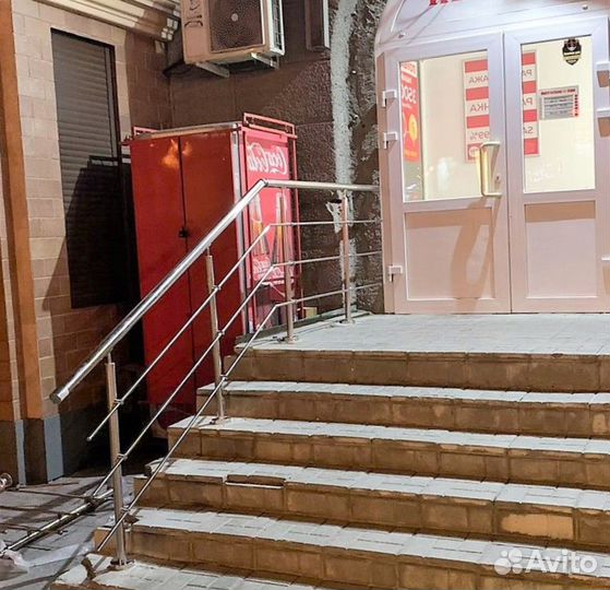 Ограждение крыльца дома
