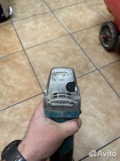 Makita 9558HN ушм Болгарка (на запчасти)