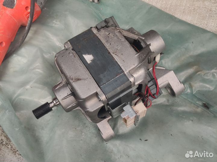 Двигататель стиральной машины Zanussi