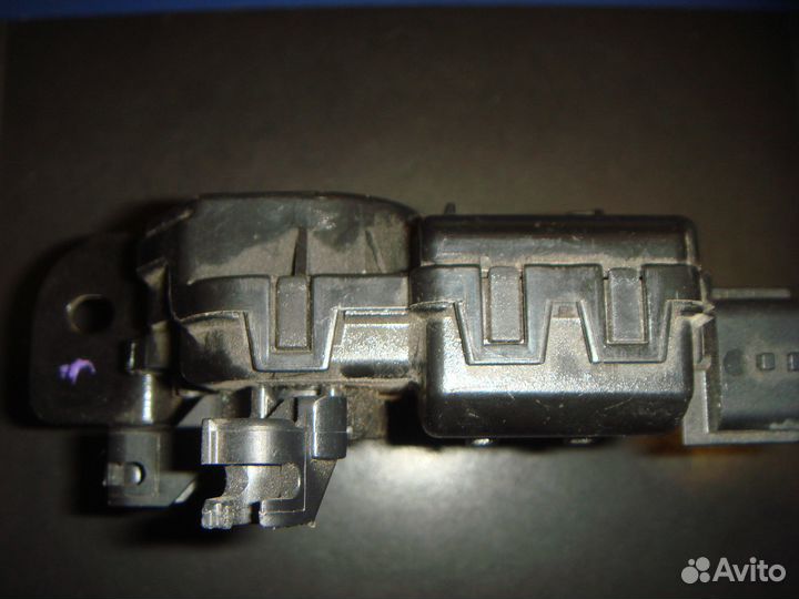 Замок багажника LADA 2190 granta с электроприводом