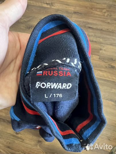 Оригинальный спортивный костюм 