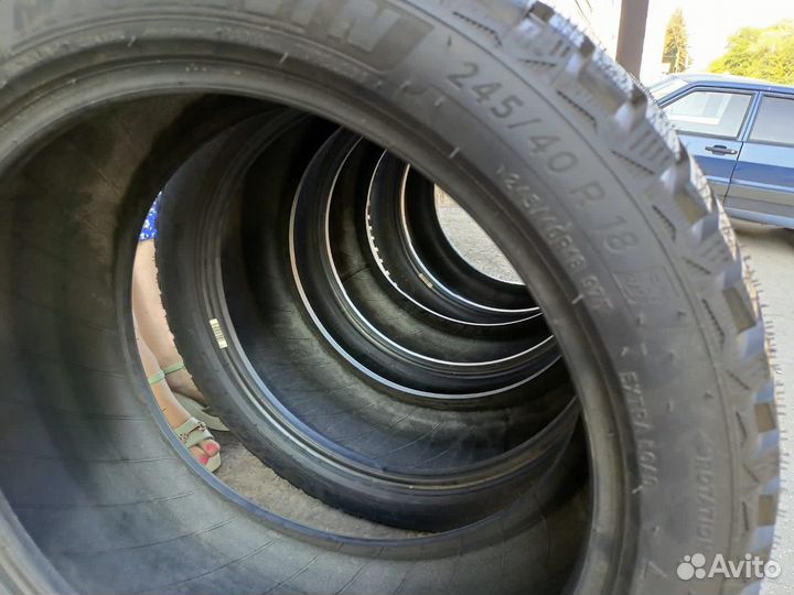 Michelin X-Ice North 4 245/40 R18
