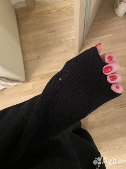 Свитер на молнии женский