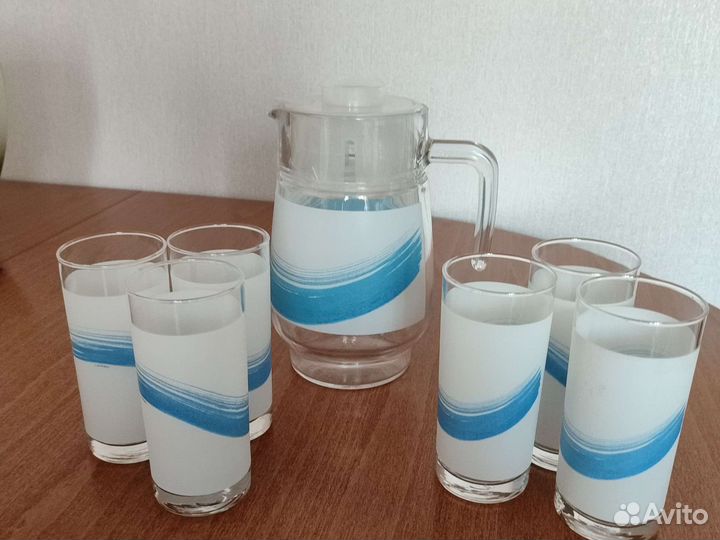 Графин со стаканами