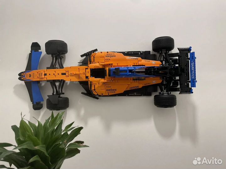 Автомобиль McLaren Formula 1 / новый конструктор