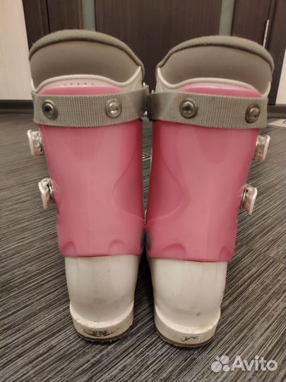 Горнолыжные ботинки atomic 23