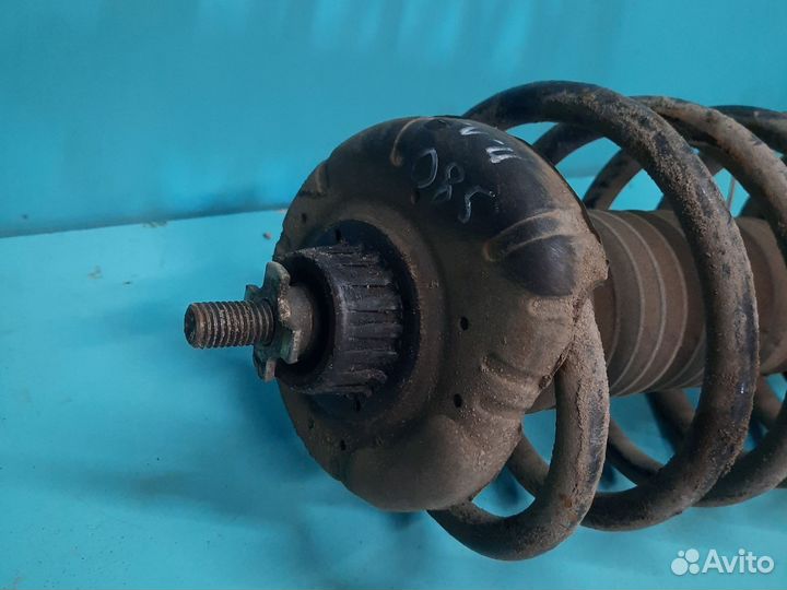 Стойка амортизатора передняя левая Volvo s80