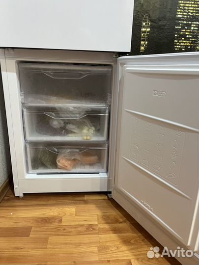 Холодильник indesit