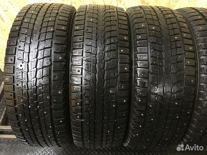 Dunlop SP Winter Ice 01 215/65 R16 102T