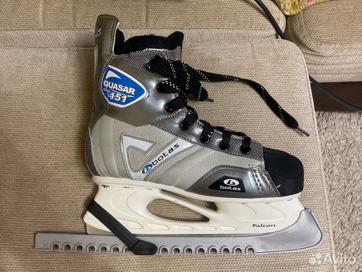 Коньки хоккейные