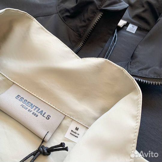 Ветровка essentials