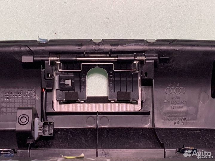 Накладка внутренняя на заднюю панель кузова Audi