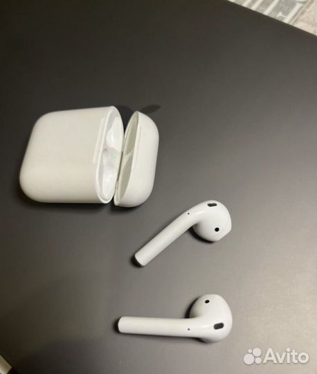 Airpods 2