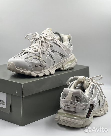 Balenciaga track