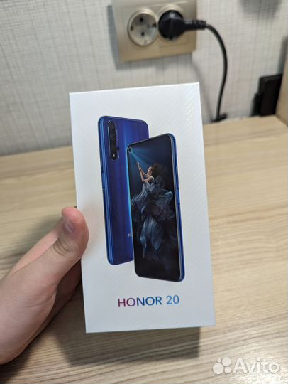 HONOR 20, 8/128 ГБ