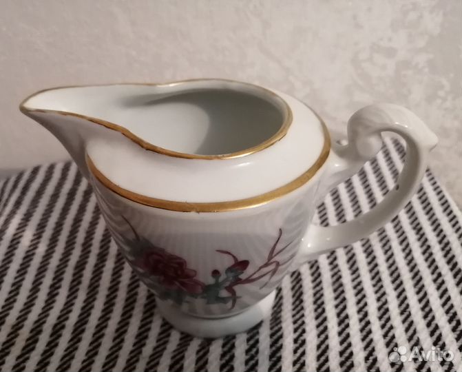 Молочник фарфоровый, Китай, XX в