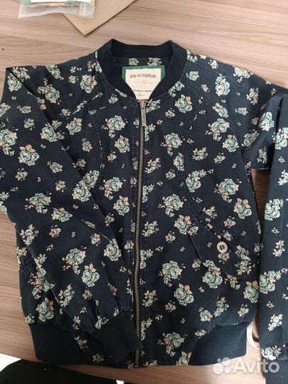 Ветровка женская