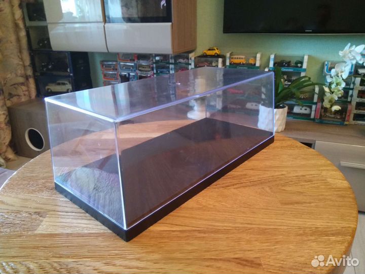 Бокс для модели в масштабе 1;18