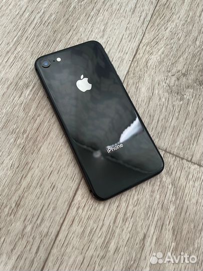 iPhone 8, 64 ГБ