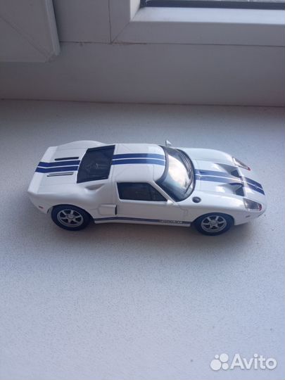 Модель автомобиля 1:43 Ford GT40