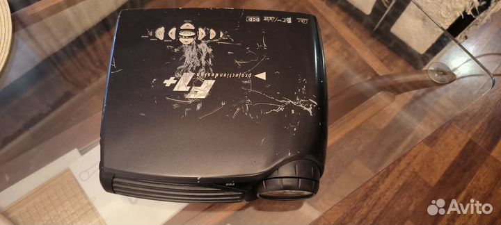 Проектор Projectiondesign F1+