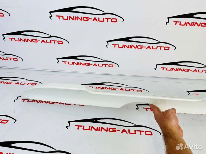 Спойлер на багажник Toyota Camry 70 TRD Z0703