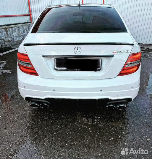 Бампер на w204