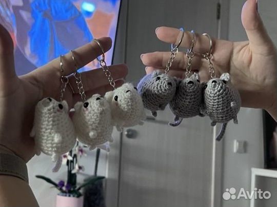 Вязаный брелок