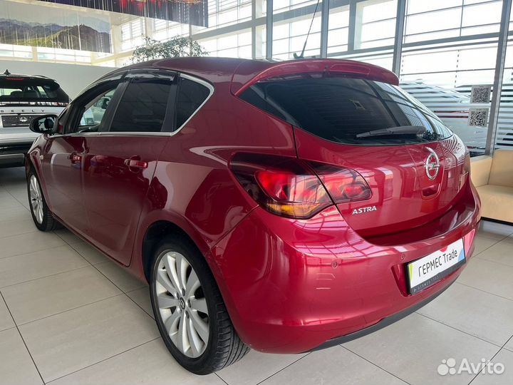 Opel Astra 1.6 AT, 2011, 180 000 км