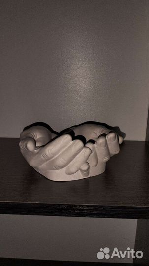 Руки из гипса