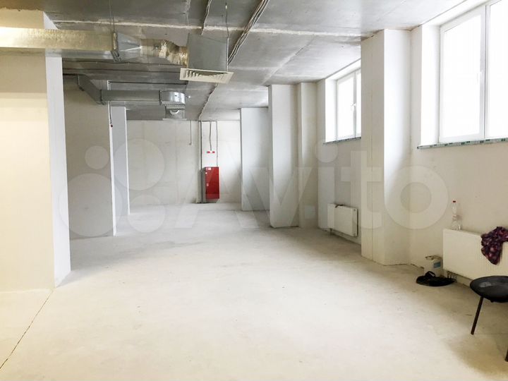 430 м², цоколь с окнами, 1 линия, 2 вх, новый дом